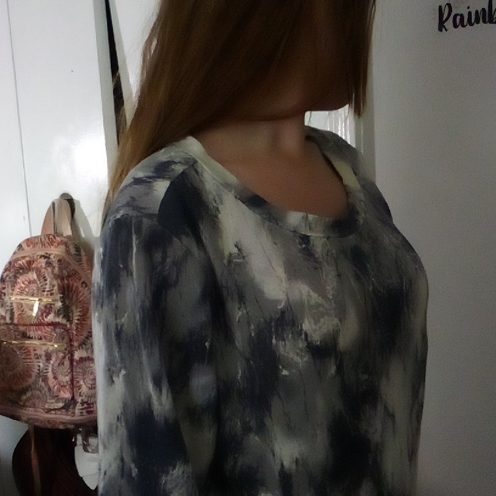 Long sleeve tie-dye grey tee